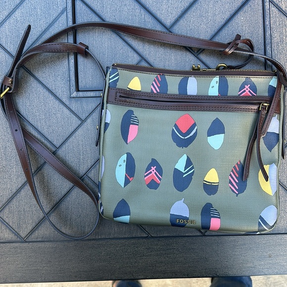 Fossil crossbody bag and matching wallet. - Picture 7 of 7